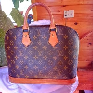 Athintic  louis vuitton bag BA9107